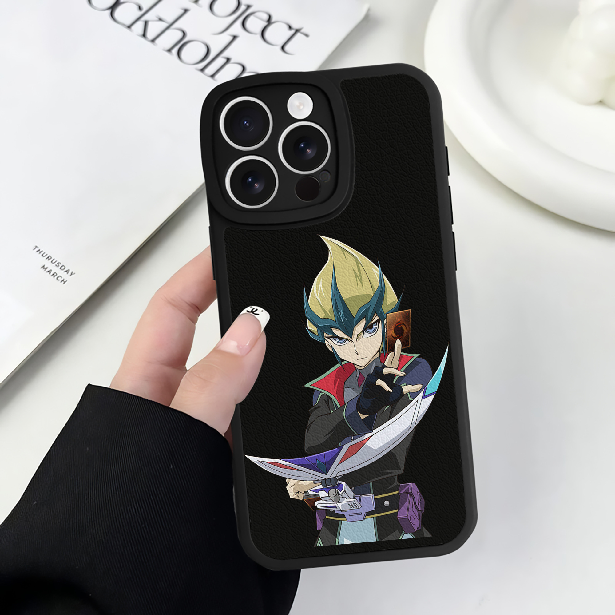 遊☆戯☆王 Yu-Gi-Oh! 【iPhone 16シリーズ対応】シリコンスマホケース（レザー調） 材質：シリコン